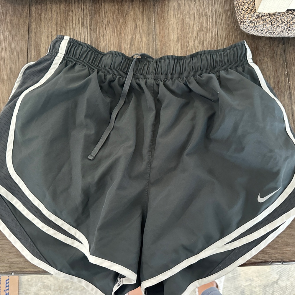 Nike Women’s Tempo Running Shorts Size L